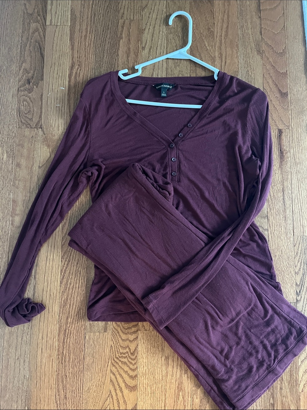 Banana Republic Women's Long Sleeve Henley Pajama Set in Burgundy